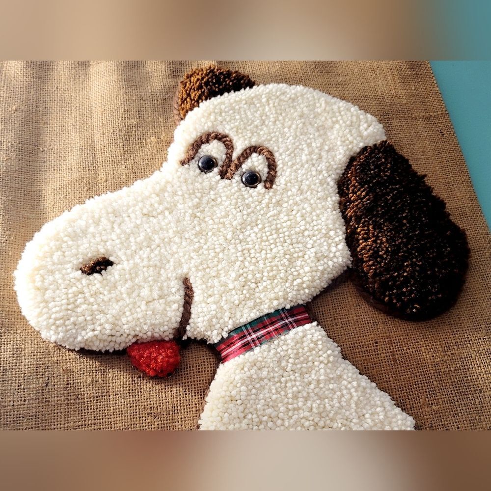 Vintage Handmade 3D Snoopy Wall Tapestry 1970s Collectible Burlap Carpet Wood - Picture 2 of 6